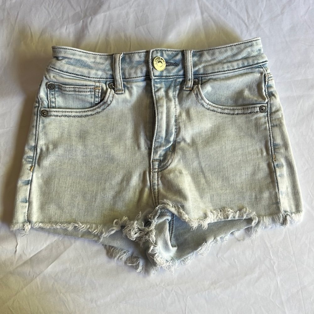 American Eagle Light Wash Next Level Stretch Shorts Size 00